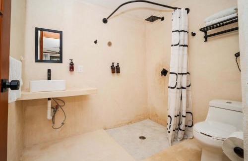 Downtown Cancun Apartment | Bright & Spacious Ground Floor Suite Casa Jurel