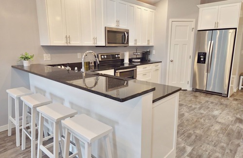 New London Apartment | Bright, spacious loft in the heart of New London