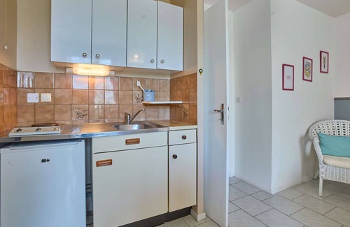 Barbotan-les-Thermes Apartment | Bright studio for 2 near Lake Uby, Free Wifi