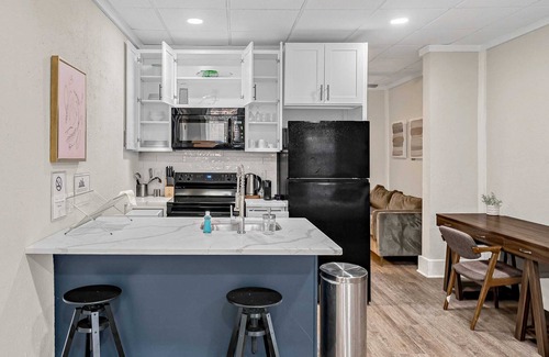 Downtown Harrisburg Apartment | Bright Studio Downtown Harrisburg with Work Space