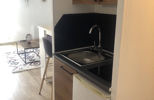 Costieres Apartment | Bright studio
