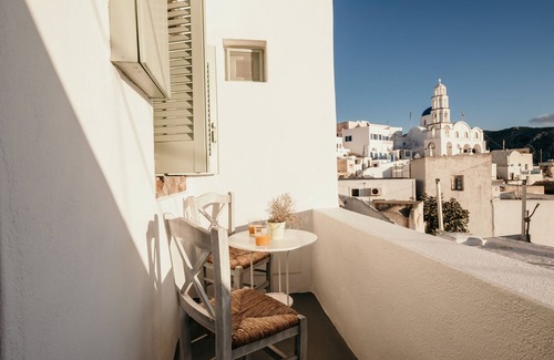 Pyrgos Apartment | Bright Studio with a view