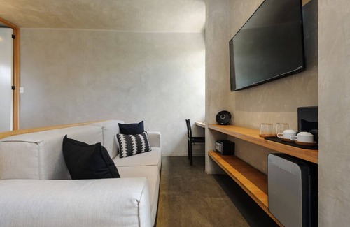 Hipodromo Apartment | Bright studio with Terrace @Parque Mexico | ChiCo