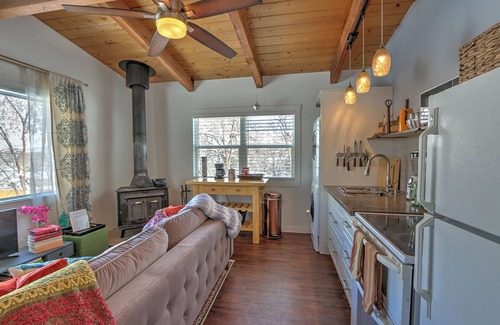 Glenwood Springs Apartment | Bright Studio w/Full Kitchen, Lg. Deck & Views, 2 Mi. to Downtown,10 Mi. to Ski