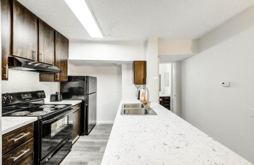 Woodlake - Briar Meadow Apartment | Bright & Stylish 1BR Free WiFi Free Parking