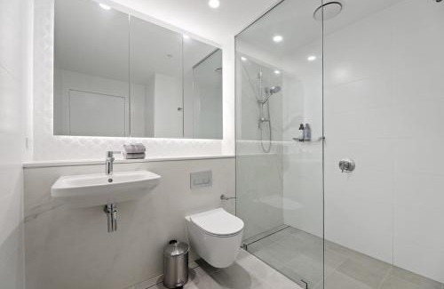 Gordon Apartment | Bright & Stylish 2-Bedroom Escape in Gordon