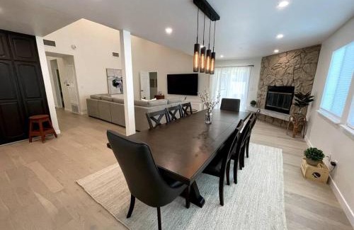 Canoga Park House | Bright, Stylish 4BD Modern House with Private Pool