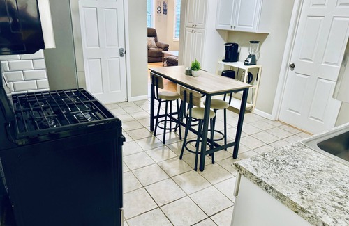 Prospect Park House | Bright, Stylish & Cozy 2Bed Unit w/Fireplace, Backyard, & Grill