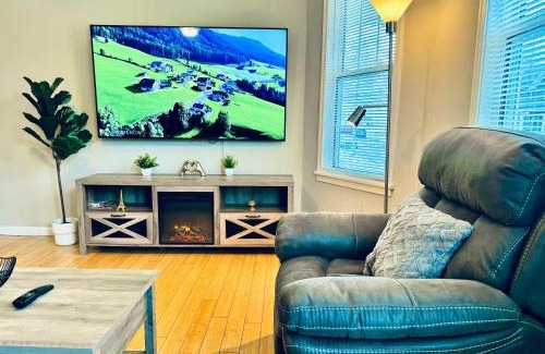 Haledon House | Bright, Stylish & Cozy 2Bed Unit w/Backyard & Grill Close to NYC!