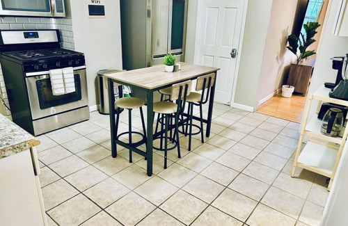 Haledon House | Bright, Stylish & Cozy 5Bed Home w/Backyard & Grill