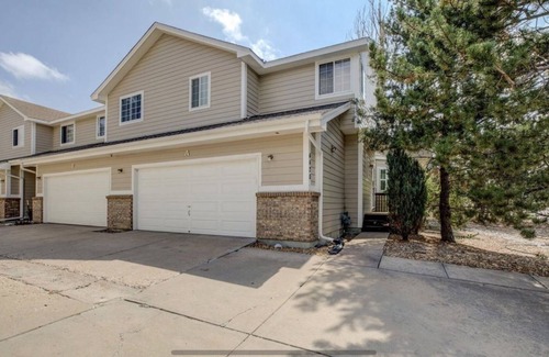 Barths House | Bright & Stylish Home Away From Home w Spacious Bedrooms + Game Room