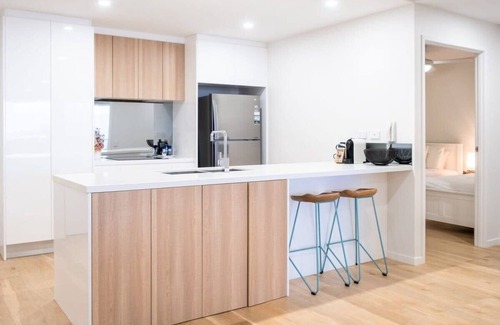 Kings Beach Apartment | Bright Stylish King’s Beach Apartment
