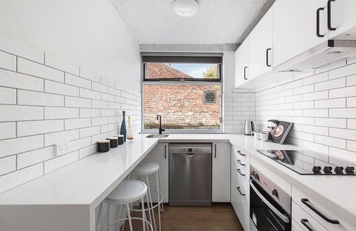 Richmond Apartment | Bright, Stylist apartment in Richmond Terrace