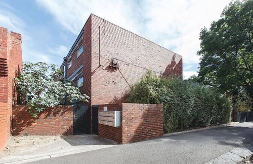 Richmond Apartment | Bright, Stylist apartment in Richmond Terrace