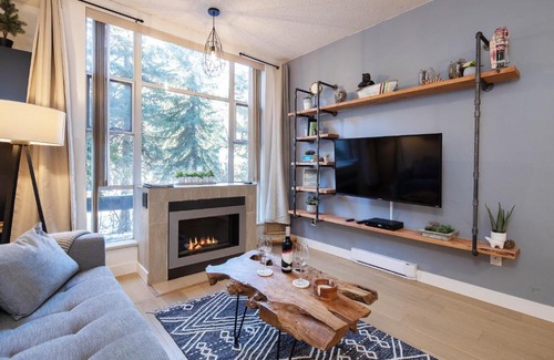 Blackcomb Hotel | Bright Suite at Ski In/Out Glacier Lodge!