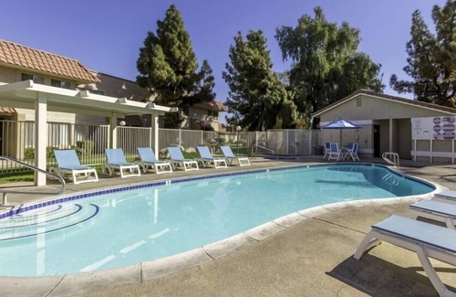 Indio Condo | Bright & Sunny Condo with Pool & Amenities