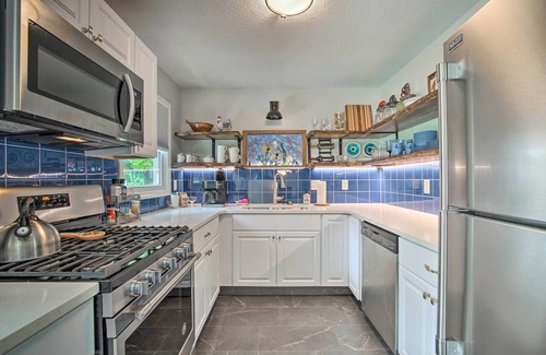 Emporia House | Bright & Sunny Getaway w/Bikes: 1 Mi to ESU!