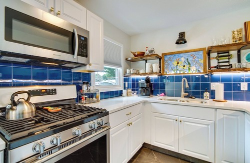 Emporia House | Bright & Sunny Getaway w/Bikes: 1 Mi to ESU!