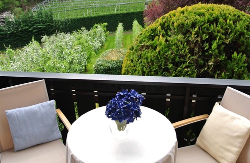 Nalles Apartment | Bright, sunny studio apartment with spacious balcony. Proximity to Bolzano & Merano WLAN
