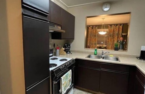 North Central Edmonton Condo | Bright Sunny Top Floor 2 BDR 2 Bath +Den