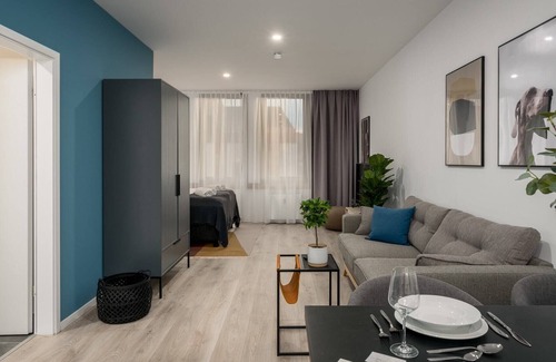 Lippstadt Apartment | ☆BRIGHT: Super Central for 4 | Kitchen | Parking