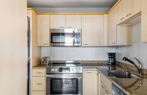 Fenway–Kenmore Apartment | Bright Symphony 1BR w/Doorman & Business Center, near MFA, by Blueground