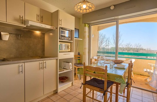Barbotan-les-Thermes Apartment | Bright T1bis with south balcony and Wifi