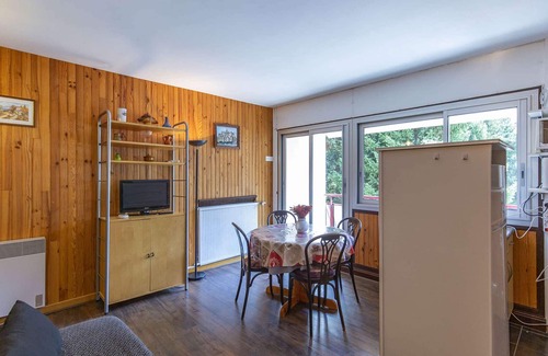 Eaux-Bonnes Apartment | Bright T2 apartment, near slopes, 6 pers, residence with elevator