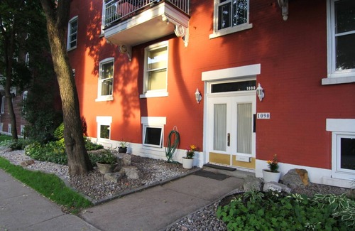 Outremont Condo | Bright top-floor loft in Mile-End