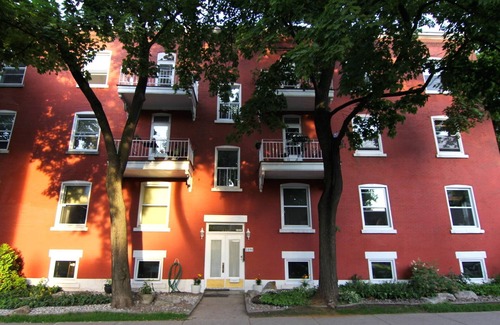 Outremont Condo | Bright top-floor loft in Mile-End