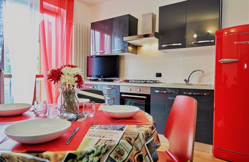 Bergamo Apartment | Bright two-story apartment in quiet, well-connected area with garage