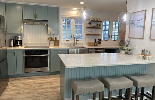 Marblehead House | Bright & updated townhome near waterfront, town
