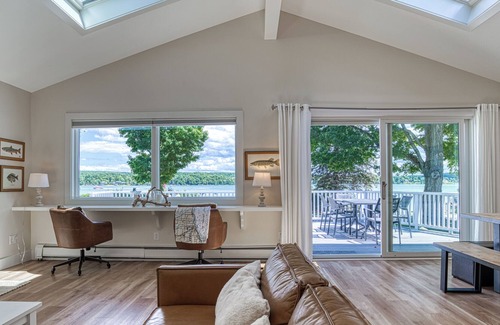 Petoskey Cottage | Bright & Updated Walloon Lakehouse w/ /AC!