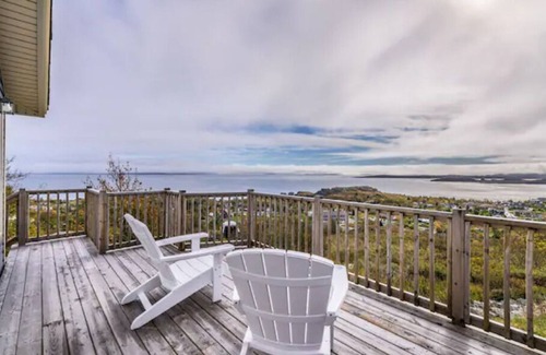 Terra Nova House | Bright Upper Island Cove Home/Cathedral Ocean View