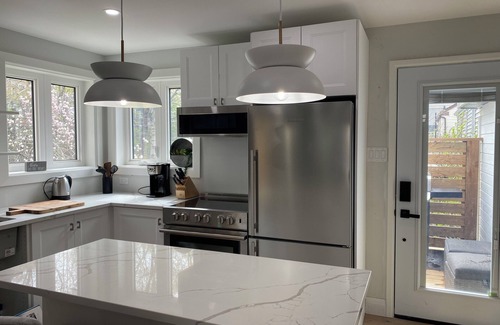South End Apartment | Bright Upper One Bedroom in South Halifax! New!