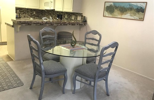 Downtown Palm Springs Condo | Bright Upper Unit, Amazing condo, best location downtown Palm Springs