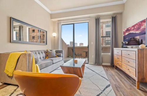 Cityplace Apartment | Bright Uptown Apartment With View & HUGE Balcony!