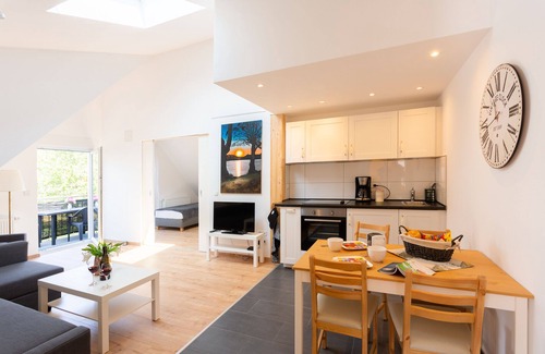Eltville am Rhein Apartment | Bright vacation apartment with loft character in the front Rheingau