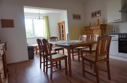 Steinakirchen am Forst Apartment | Bright vacation apartment Weitblick with two bedrooms