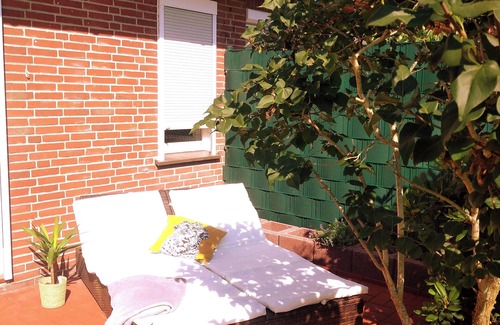 Berumbur Apartment | Bright vacation apartment near bathing lake with garden. Family and pet friendly!