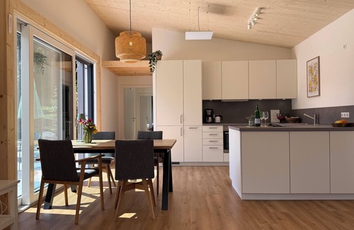 Offingen House | Bright vacation home with 2 terraces