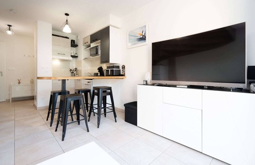 Serignan Villa | Bright Villa by the Valras Sea