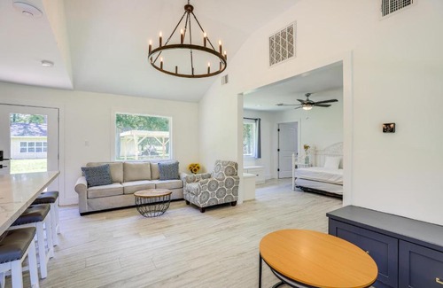 Simonton House | Bright Wallis Cottage with Pergola and Grill!
