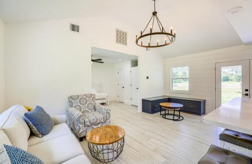 Simonton House | Bright Wallis Cottage with Pergola and Grill!