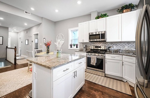 Kingman Park Apartment | Bright Washington DC Apartment