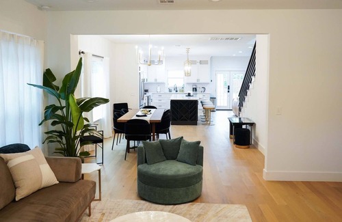 Tulsa House | Bright & Welcoming home to stay and play!
