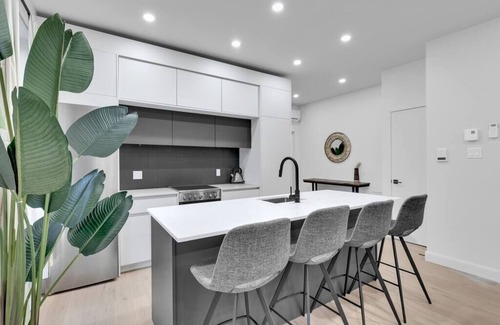 Southwest Condo | Bright & Zen 1 bedroom, AAA location, sleep 4