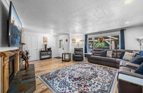 Southeast Bend House | Brightenwood Retreat