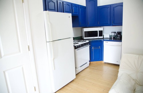 Brighton Beach Apartment | Brighton Apartment -With Balcony-5min to Beach-Separate Entrance