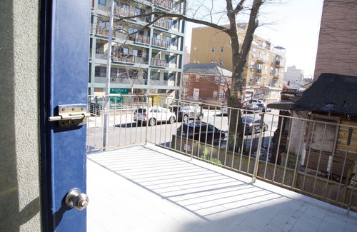 Brighton Beach Apartment | Brighton Apartment -With Balcony-5min to Beach-Separate Entrance